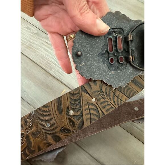 RHINESTONE CROSS STUDDED WIDE BROWN TOOLED LEATHER BELT Size Med - Large - Picture 6 of 11